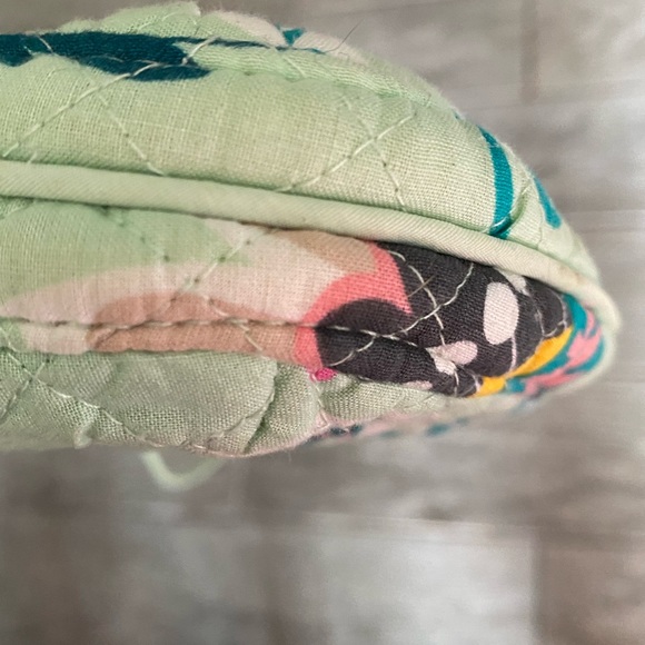 Vera Bradley Bundle (C182) - Picture 11 of 16